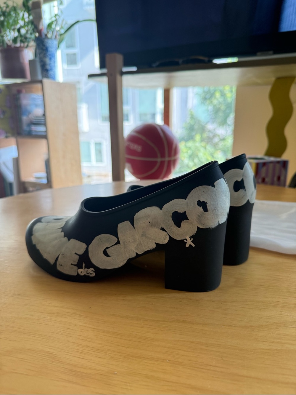 Comme des Garçons + Melissa Logo Matte PVC
Heels.